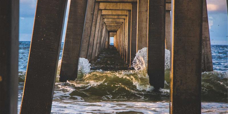 紫色家居风潮席卷电商平台：当艺术涂鸦遇见生活美学