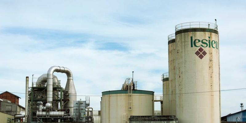 装饰品与艺术涂鸦：用创意家居装饰点亮生活美学