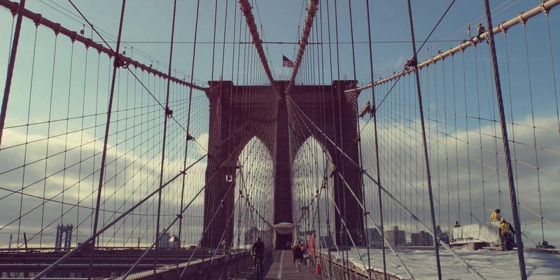 阿杰家的艺术涂鸦：当家居装饰遇见适老化设计，安全扶手与照明如何成为美学一部分